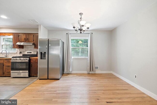 Building Photo - 13 Sturbridge Dr