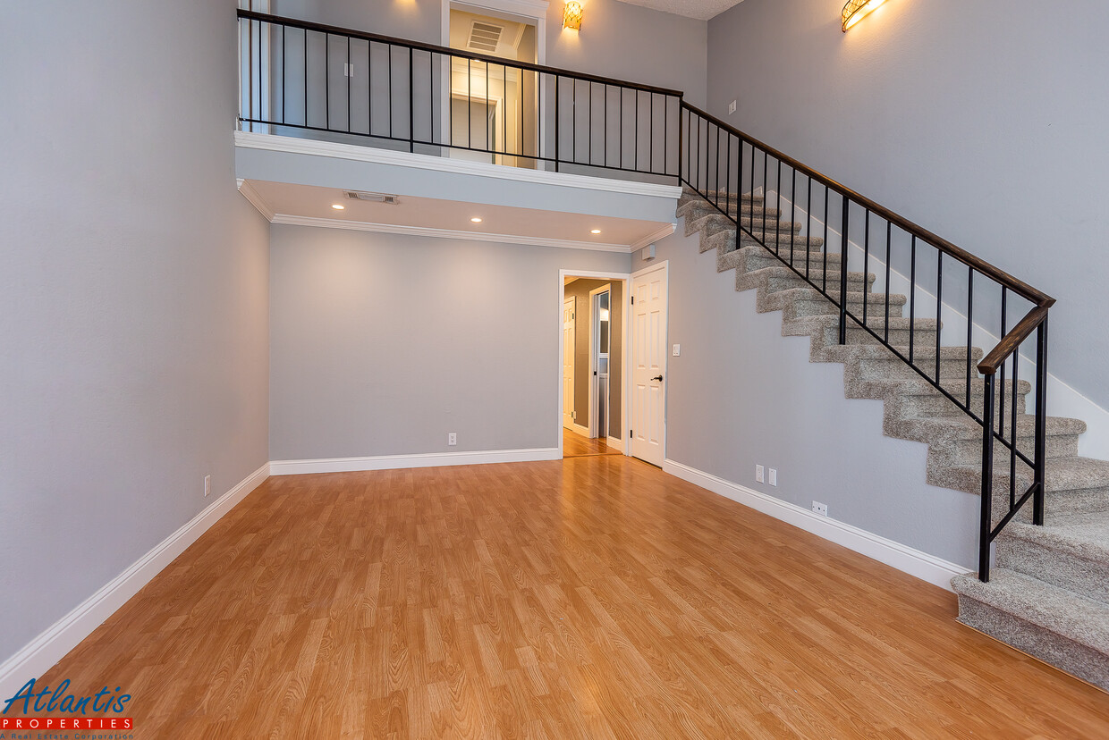 Primary Photo - 130 Baroni Ave