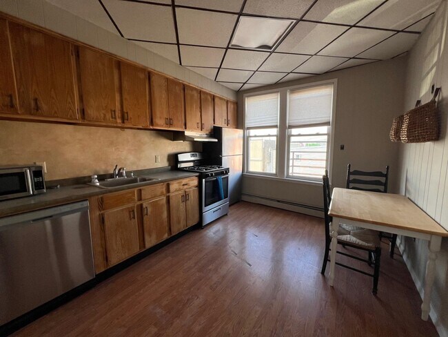 Foto del edificio - 4319 Bergen Turnpike