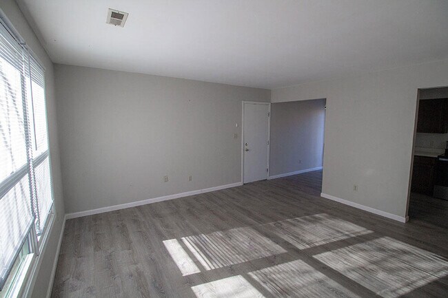 Building Photo - 4423 Santa Barbara