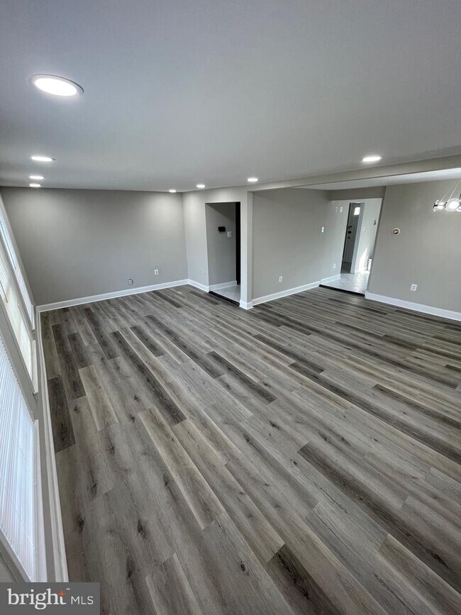 Building Photo - 1328 Potomac Heights Dr