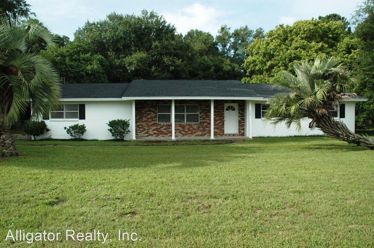 3 br, 2 bath House 3141 SW 42nd Place House for Rent in Gainesville