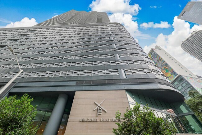 Building Photo - 1000 Brickell Plaza