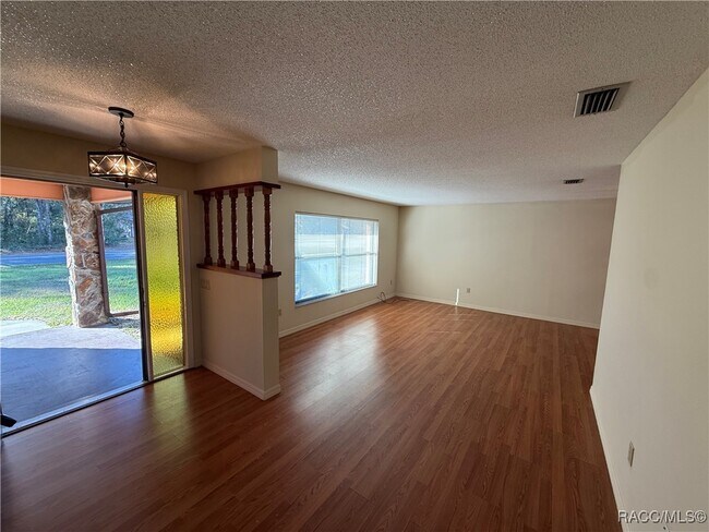 Foto del edificio - 6191 E Tenison St