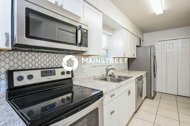 Foto del edificio - 3 Bedroom Pet-Friendly Home in OCOEE, FL with Main Street Renewal