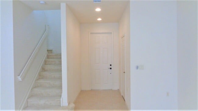 Building Photo - 2553 Langrove Ln SW
