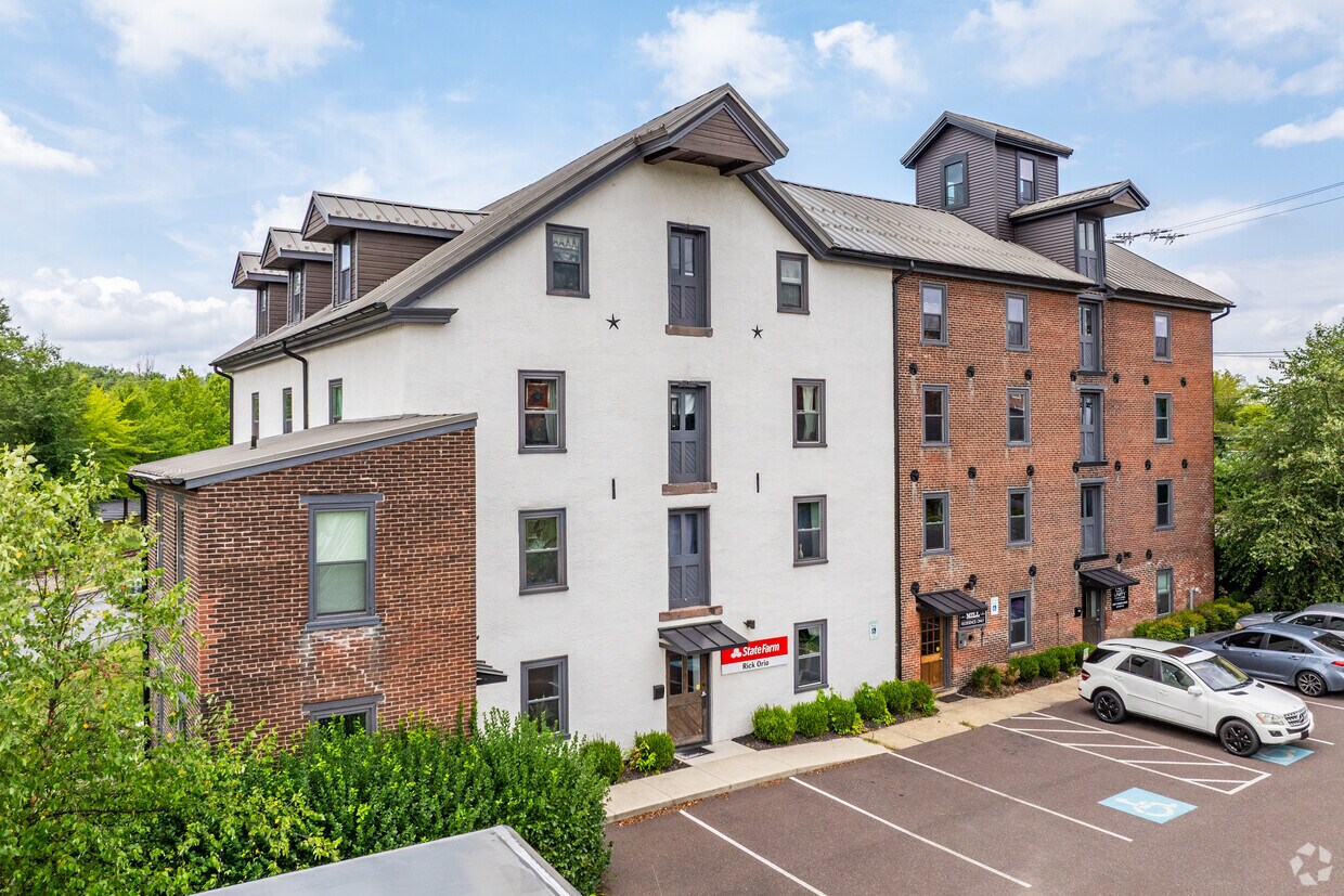 Primary Photo - 170 South St