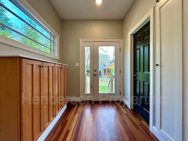 Foto del edificio - 2229 Chesterfield Ave