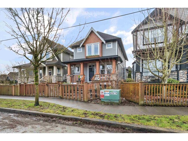 Photo du bâtiment - 17394-17392 2 Ave