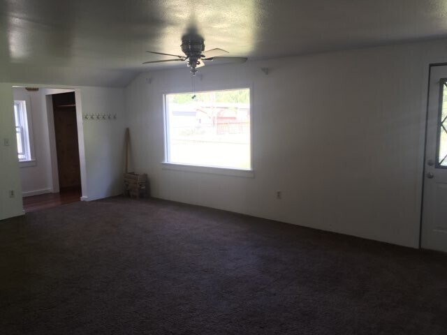Building Photo - Rattlesnake home for lease!