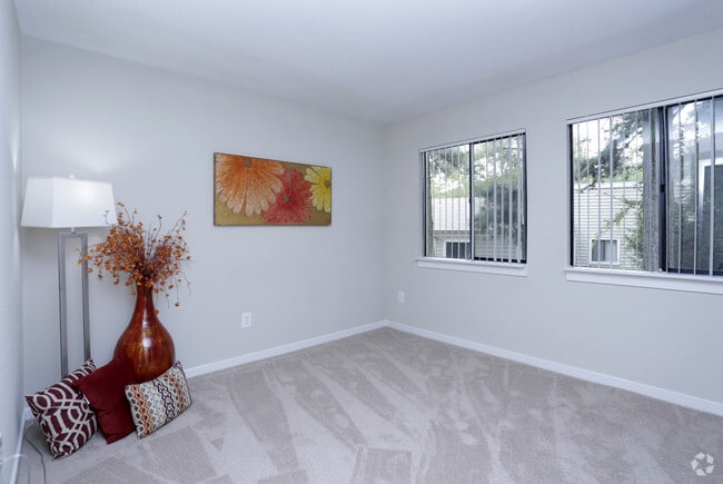 1BR, 1BA - 751 SF Port- Bedroom - Pinewood Station