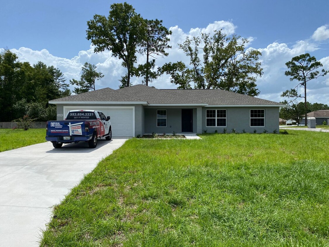 Foto principal - Desirable SW Ocala Neighborhood 4/2/2 *Coming Soon*