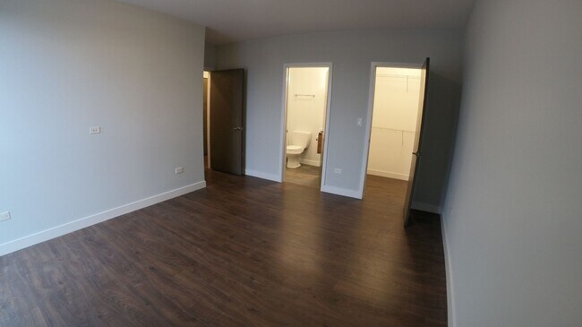 Foto del edificio - 3301 N Sheffield Ave