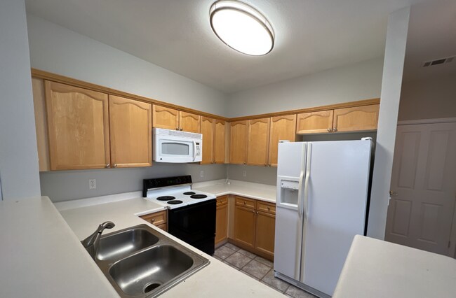 Building Photo - Upper Level Condo Near Cherry Creek State ...