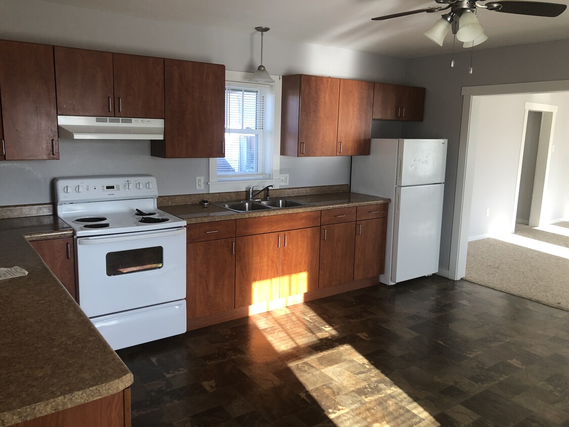 Kitchen - 622 Palean St
