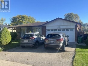 Building Photo - 641 Eaglemount Crescent