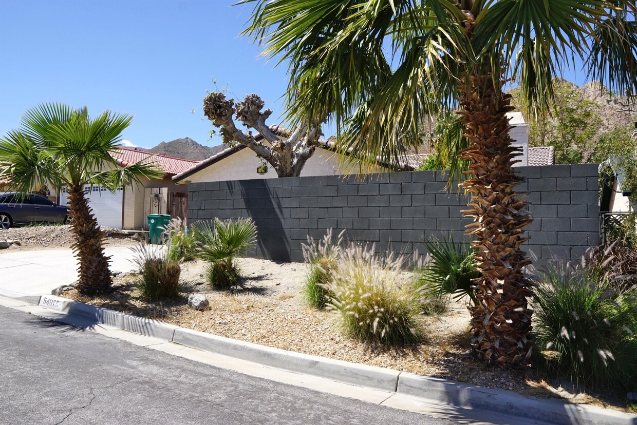 Primary Photo - 54075 Avenida Madero
