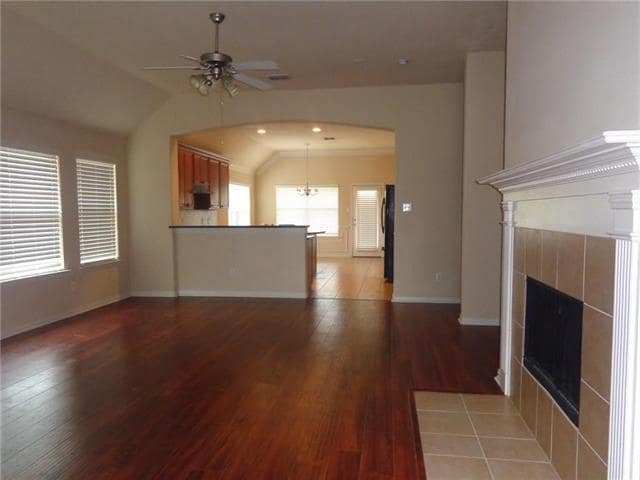 Foto del edificio - 9713 Fandango Ln