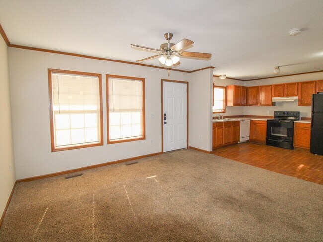 Building Photo - 130 Meadows Ln