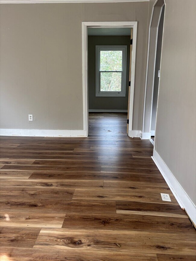 Foto del edificio - One Bedroom Duplex in Red Bank TN; Water &...