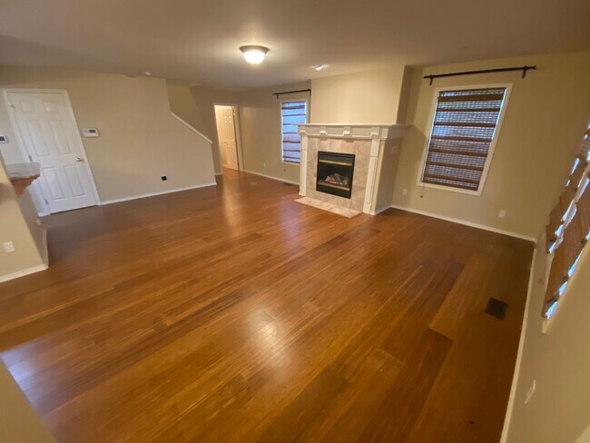 Foto del edificio - 3 Bedroom Corner Lot DuPont Home