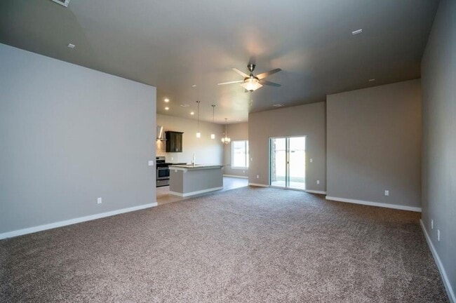 Building Photo - Beautiful 4 Bed Home In Deer Creek Schools