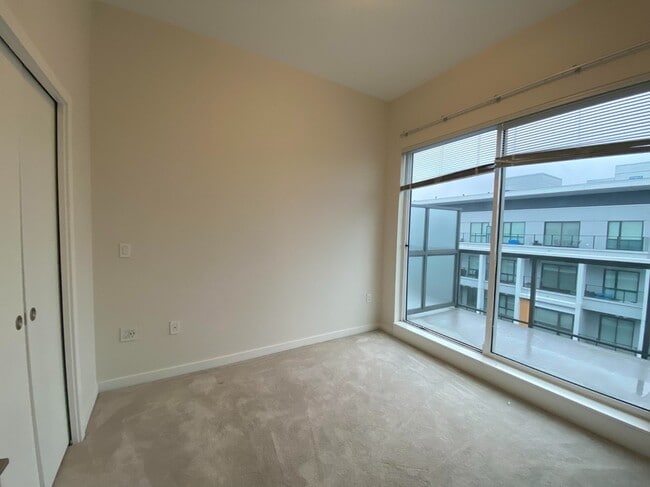 Building Photo - 7008 River Pkwy