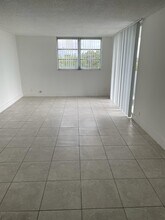 Living Room - Boardwalk at Inverrary