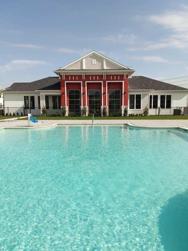 Primary Photo - Chapman Crossings Apartments