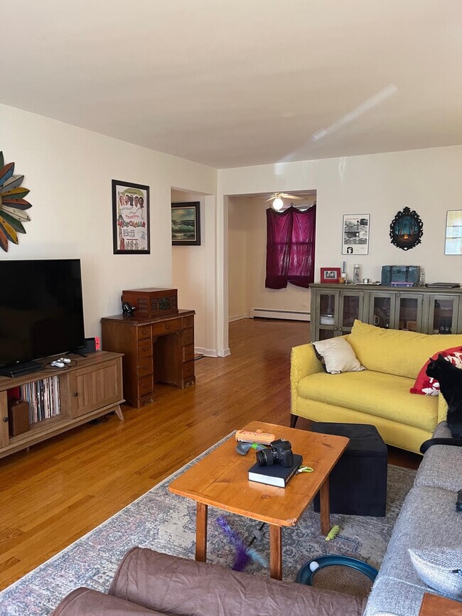 Foto del edificio - 1239 W Farwell Ave