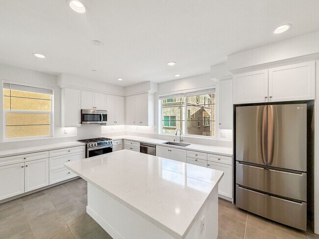 Foto del edificio - Newly Constructed 2B/2.5BA Townhome in Esc...