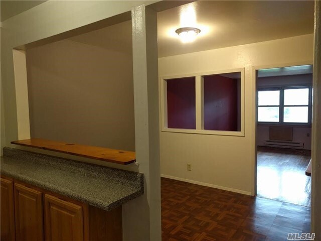 Foto del edificio - 210-28-210-23 23rd Ave