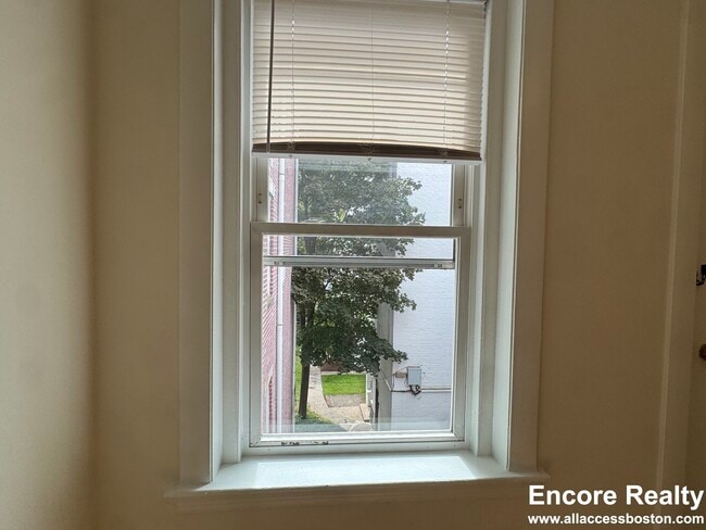 Foto del edificio - 1539 Beacon St