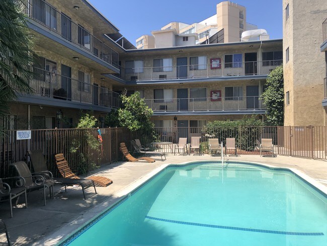 14737 Sherman Way Unit 308, Los Angeles, CA 91405
