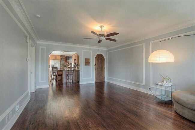 Foto del edificio - Updated Unit in Great Plaza Location!