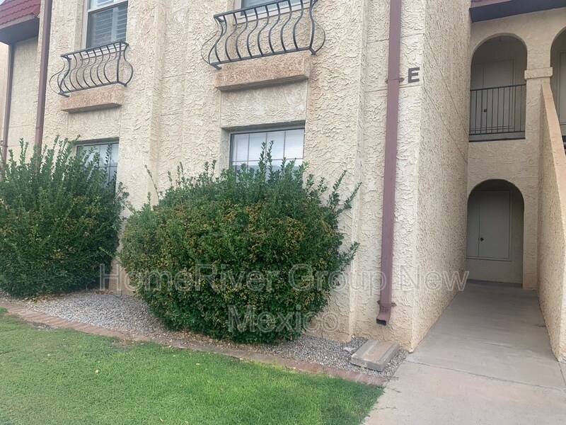 Primary Photo - 807 Country Club Dr SE