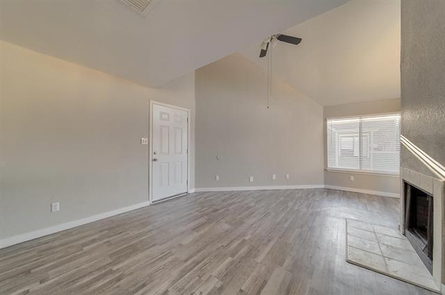 Foto del edificio - 9815 Walnut St