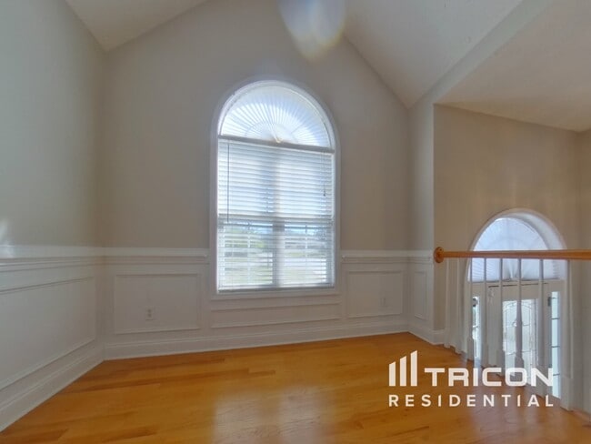 Building Photo - 136 Brookside Way