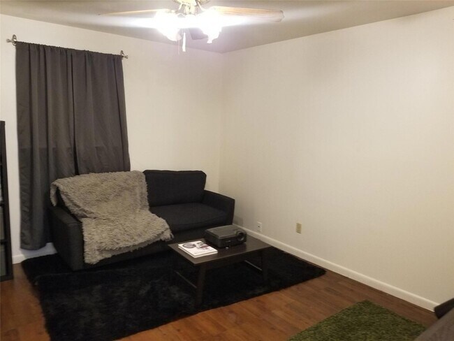 Foto del edificio - 3809 Titan Trail