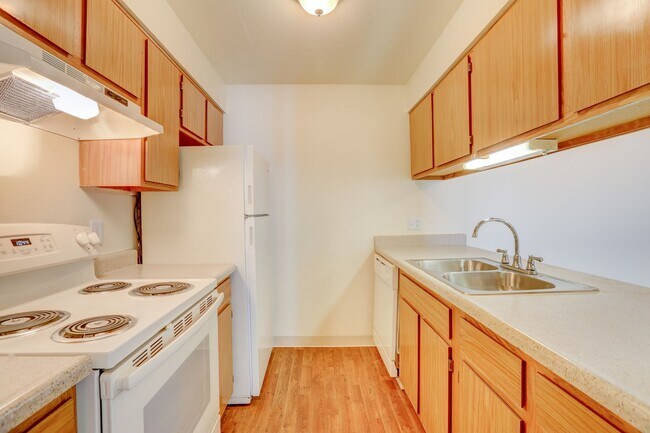 Interior Photo - Americana Lakewood Apartments
