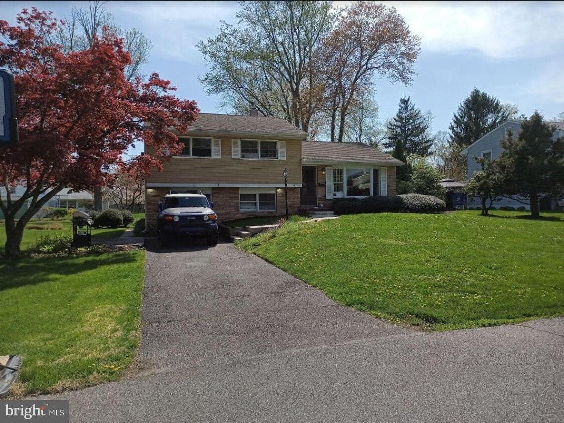 4 Sanner Dr, Morrisville, PA 19067 House Rental in Morrisville, PA