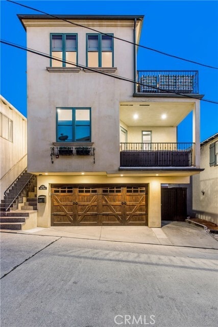 Building Photo - 320 33rd St