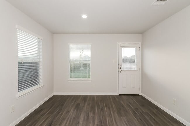 Foto del edificio - 6031 Sugar Field Ln