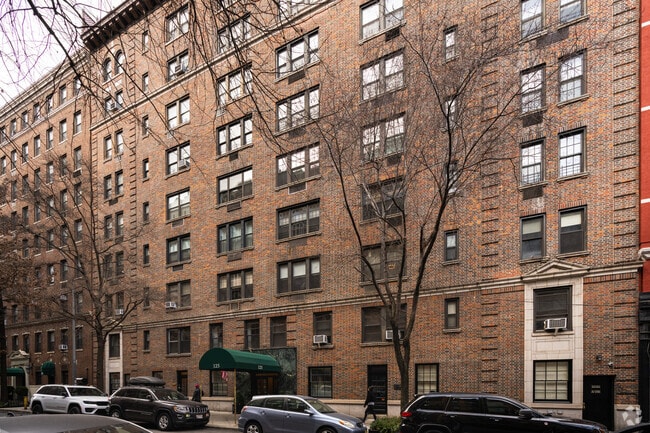 Building Photo - 125 E 84th St