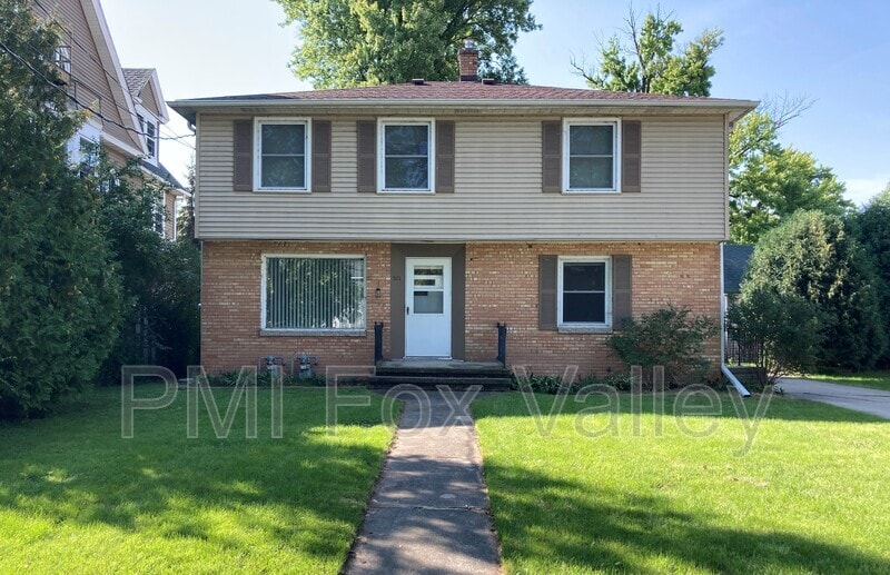 511 Keyes St, Menasha, WI 54952 Condo for Rent in Menasha, WI