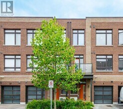 Building Photo - 5 Antrin St