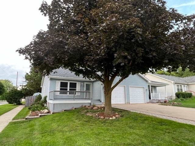 Primary Photo - 603 Willow St