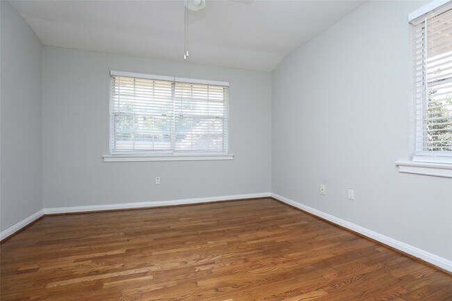 Foto del edificio - 1820 Binz St