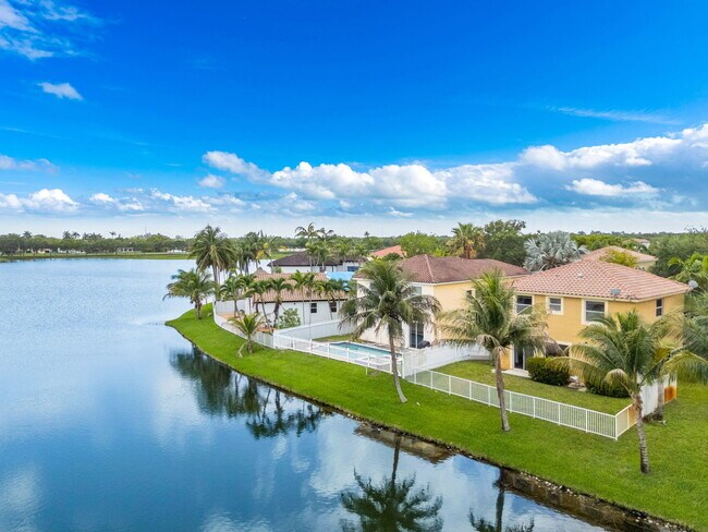 Foto del edificio - 5149 SW 137th Ave