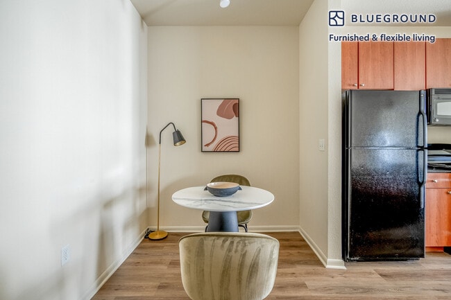 Foto del edificio - 3210 Esperanza Crossing